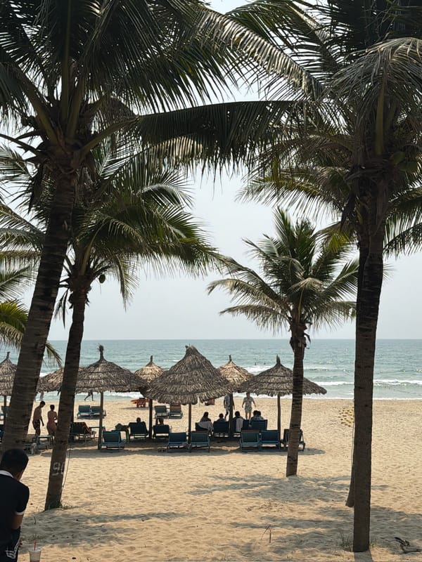 Early morning beach life documented in Đà Nẵng, Vietnam
