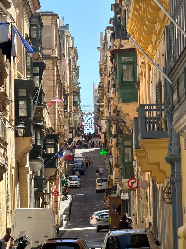 Witnesses capture historic Valletta architecture during sunny Saturday morning