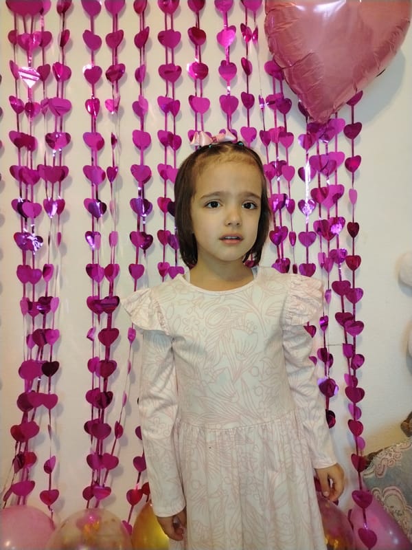 Woman takes bathroom selfie in Noviy, Russia