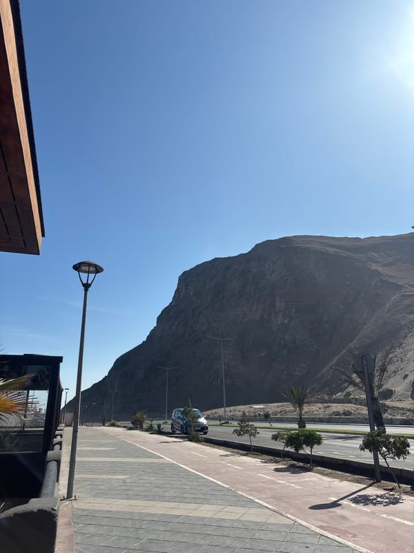 Sunny afternoon scenes documented across Arica, Chile coastal city