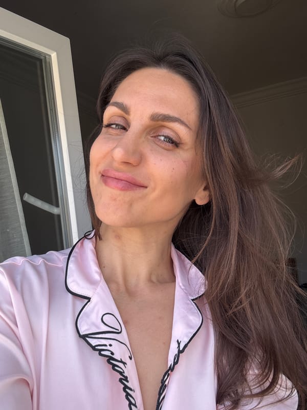 Woman in embroidered pajamas spotted in Valencia