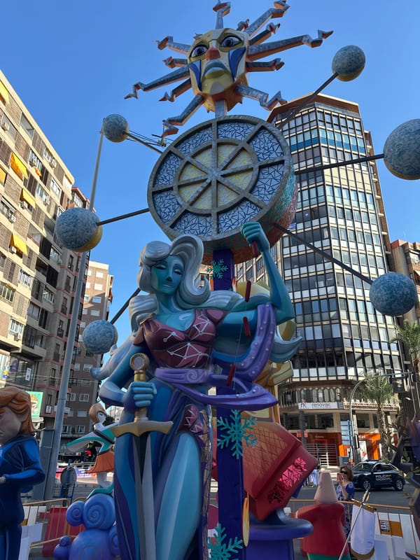 Alicante's Fallas ninots take aim at global political figures