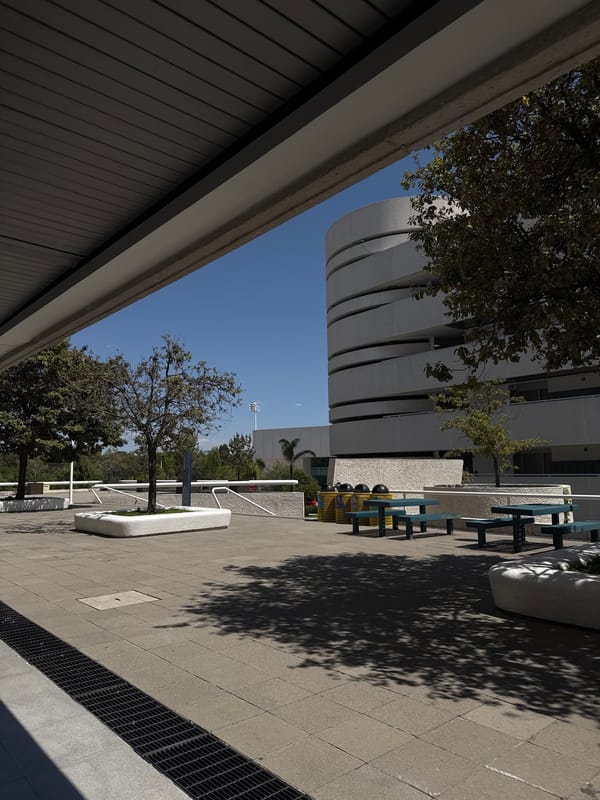 Campus walk documented at Tecnológico de Monterrey in Puebla