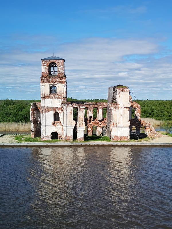 Witnesses document flooded church ruins in Krokhino, Russia