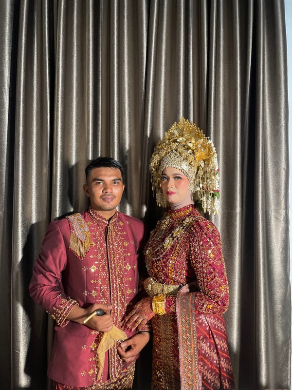 Traditional wedding portraits in Tuha Peudaya, Indonesia