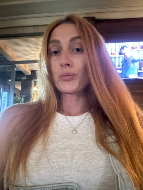 Woman documents evening out in Budva with selfies and dining
