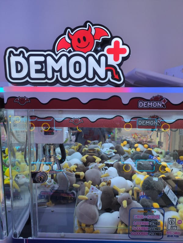 Early morning tour of Daejeon landmarks and markets documented