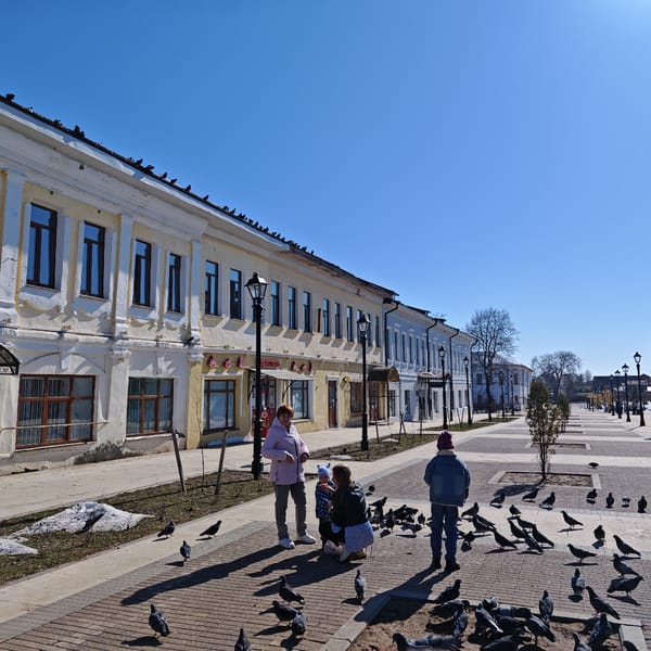 Morning scenes from historic Rostov, Russia show Kremlin, culture