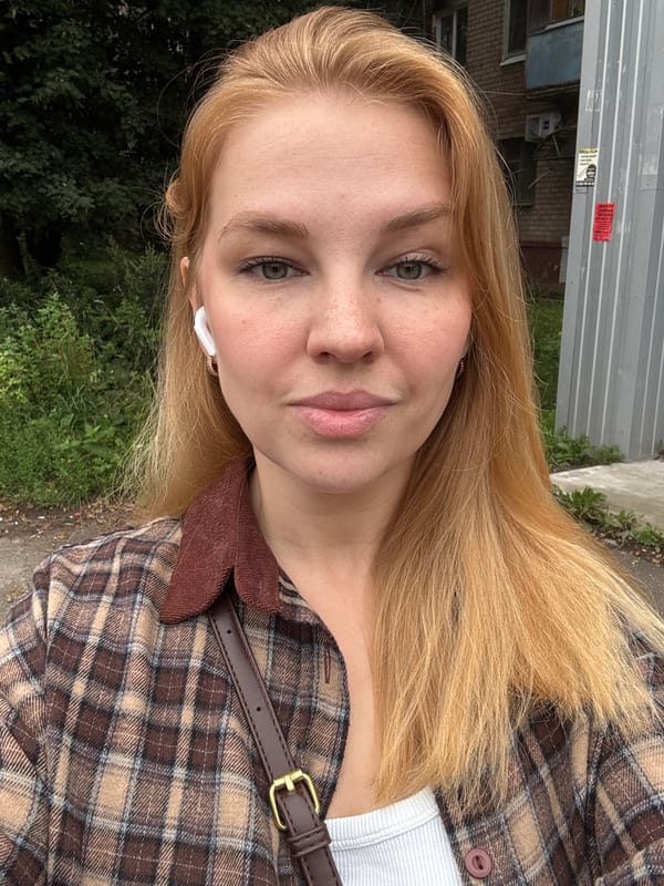 Quick selfie series in Rusanovo, mixing indoor and outdoor angles