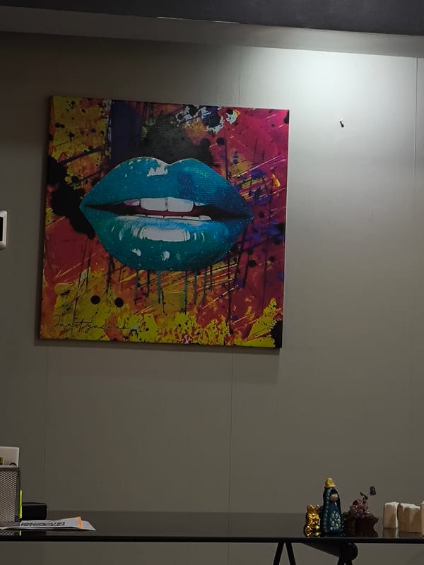 Interior decoration documented in Pampatar, Venezuela home