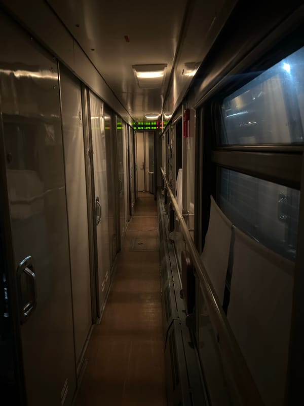 Train passenger captures compartment corridor in Krasnoyarsk