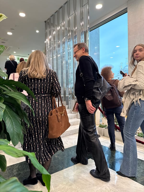 Indoor scene documented at Moscow commercial building
