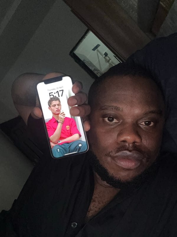 Man photographed in selfie-style shot in Iddo Tudunwada