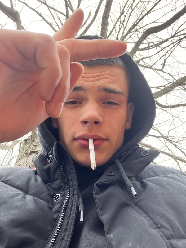 Smoking session documented in Bulgarian town over 10-minute span