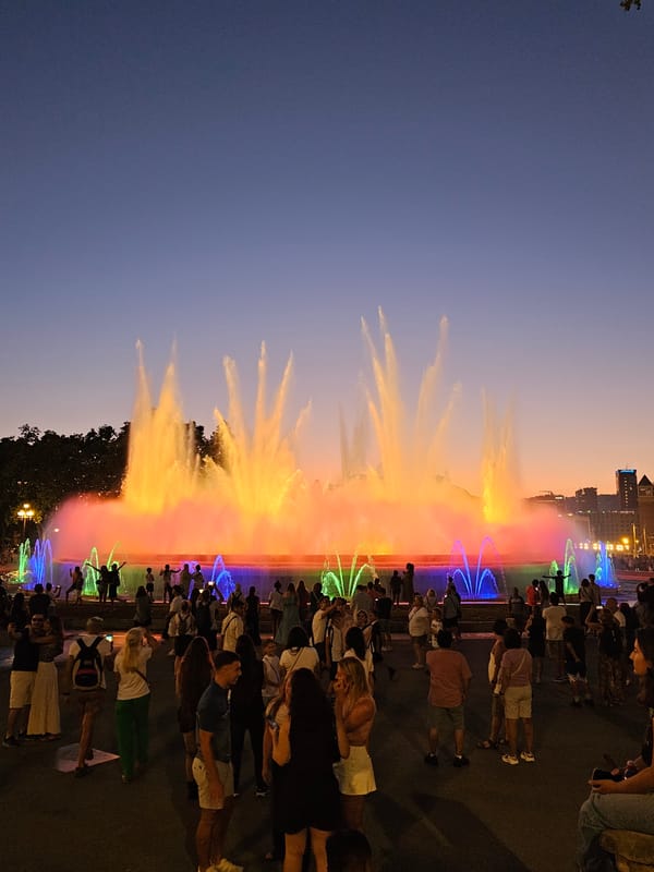 Barcelona's Magic Fountain draws crowds for its evening light show
