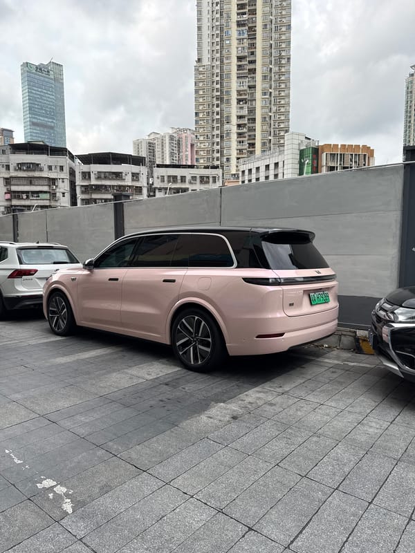 Pink XPeng G9 SUV spotted parked in Futian District
