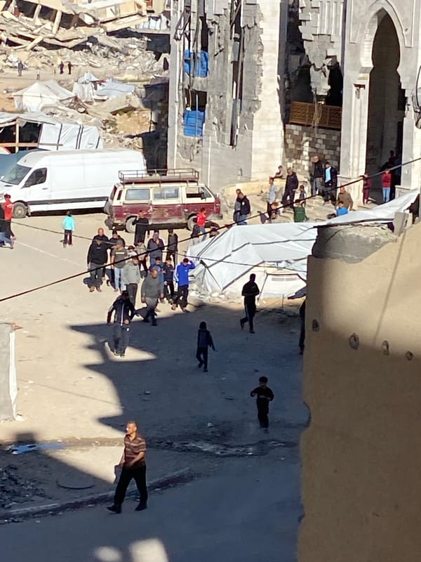 Witnesses document damage, civilian activity in Khan Yunis