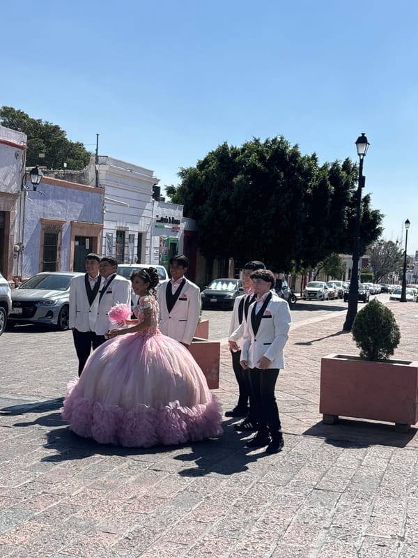 Quinceañera celebration observed in Querétaro streets