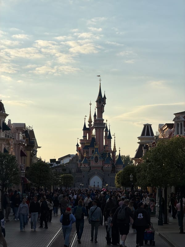 Large crowds gather at Disneyland Paris Main Street
