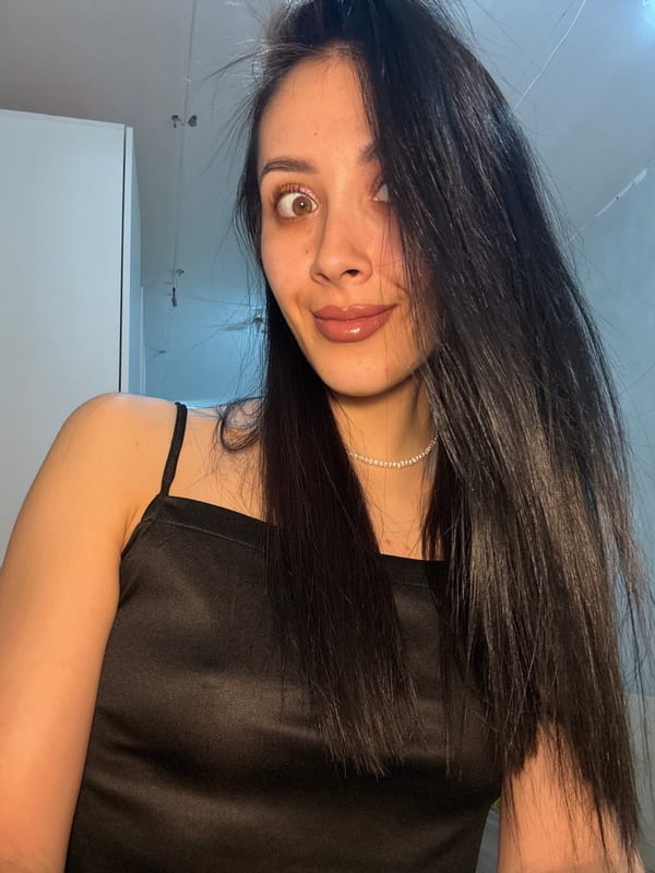 Woman photographed in casual portraits in Votkinsk, Russia