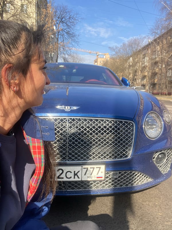 Person spotted with luxury Bentley in Moscow morning scene