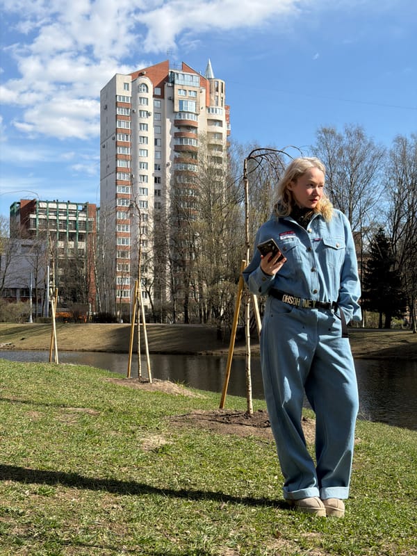 Spring photography session documented in Saint Petersburg park