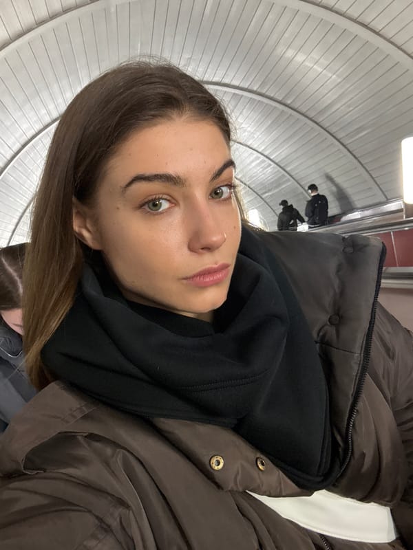 Woman spotted in Moscow metro station Monday morning