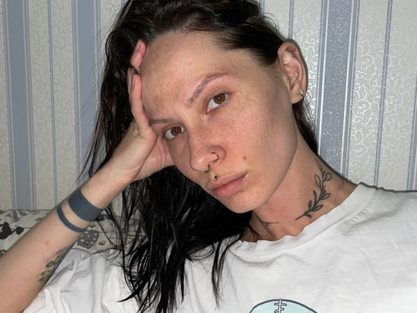 Woman documents daily life with pets in Izhevsk apartment