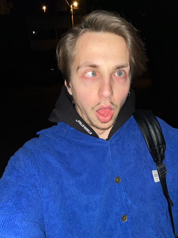 Disoriented man observed in outdoor setting in Šušanj, Montenegro