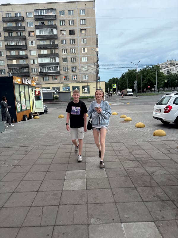 Evening street life documented in Sinyavino, Russia