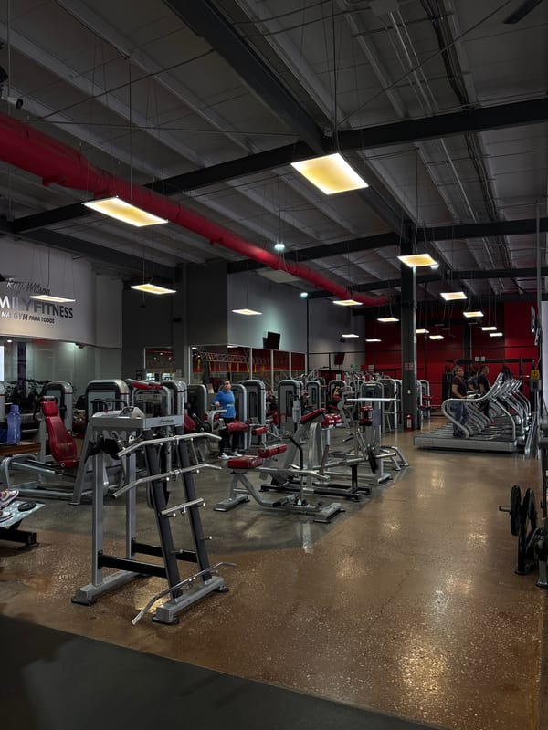 Evening workout session at San Pedro Cholula fitness gym