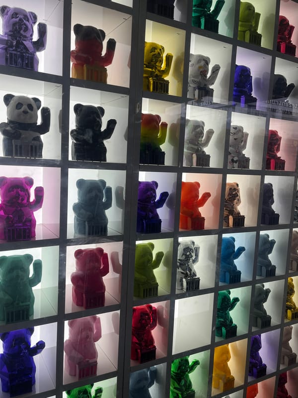 Afternoon around Friedrichstraße: bears, storefronts, and street life
