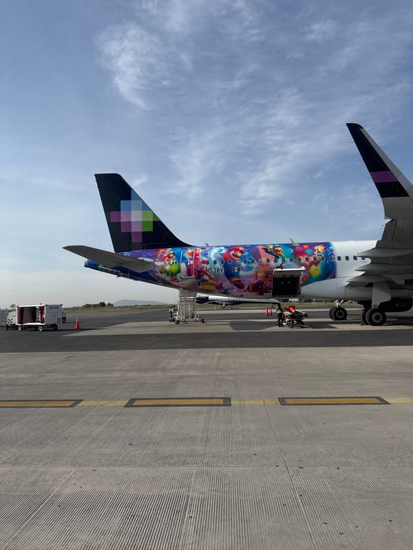 Busy afternoon at Puebla airport amid Popocatépetl volcanic activity