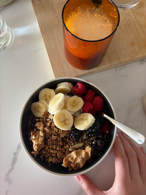 Healthy breakfast bowl photographed in Laval
