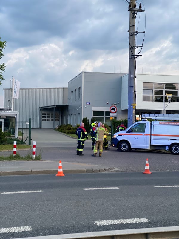 Emergency responders attend roadside incident in Ożarów Mazowiecki