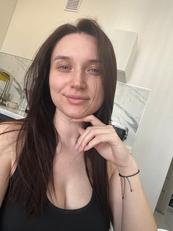 Woman documents dance session and selfies in Tyumen home