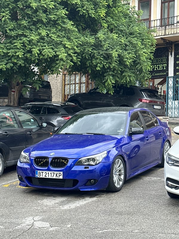 Luxury cars spotted on rainy streets in Veliko Tarnovo