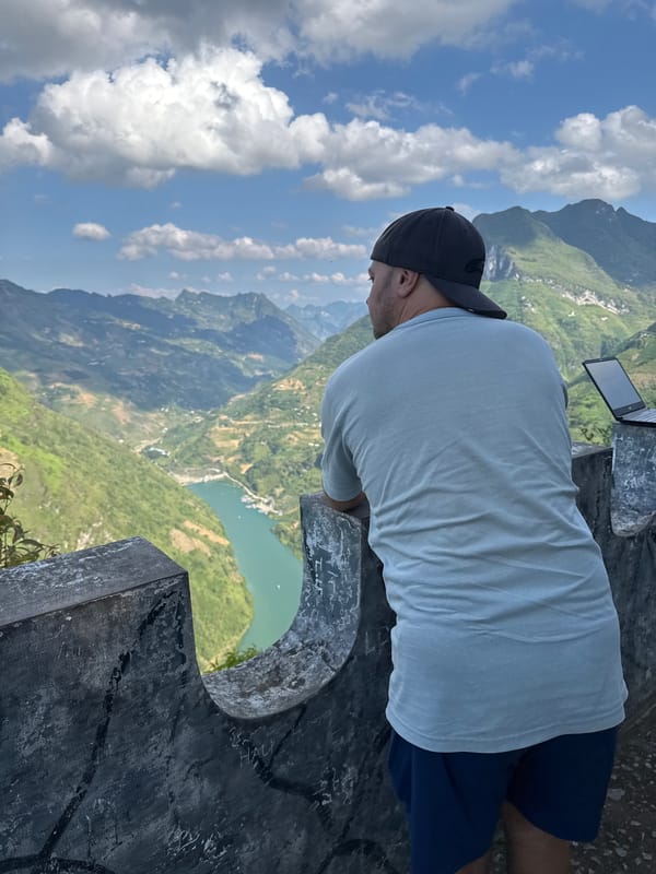 Road trip documented through scenic Đồng Văn mountains, Vietnam