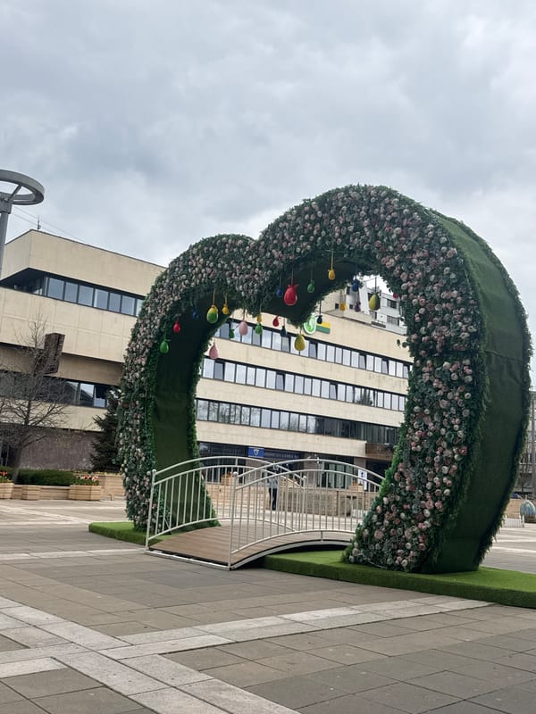 Heart-shaped floral installation spotted in Yambol, Bulgaria