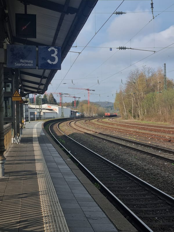 Morning commute begins at Sankt Ingbert station platform