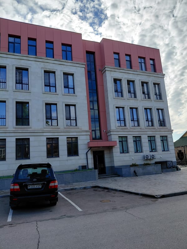 Street-level snapshots of Karaganda's urban fabric on a cloudy day
