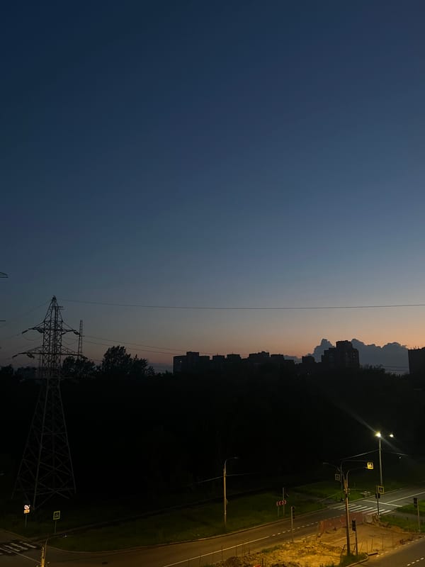 Shushary at midsummer twilight: white nights over the suburbs