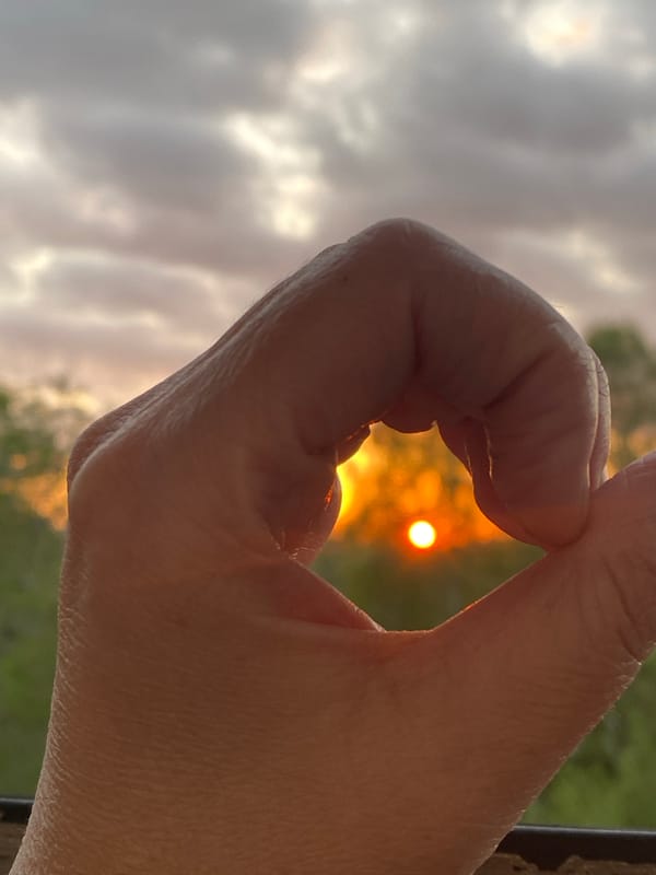 Novokuznetsk resident captures quiet sunset evening from apartment window
