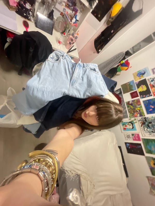 Woman documents daily routine through selfies in Raanana apartment