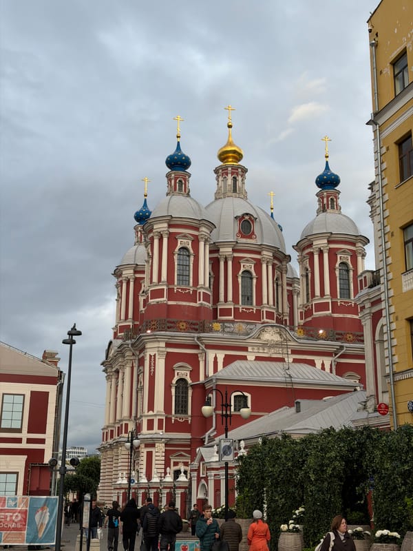 Moscow streetlife and architecture captured in 18-minute walking tour