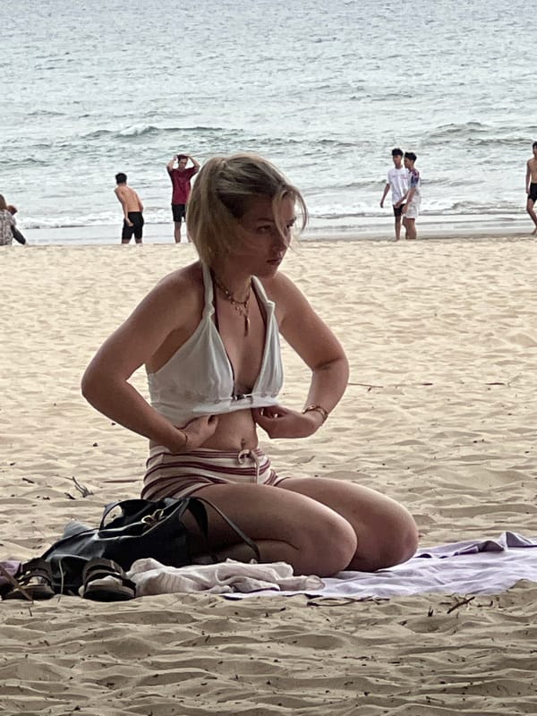 Busy morning at My Khe Beach, Đà Nẵng