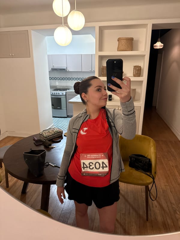 Runner participates in lululemon 10K race in Mexico City