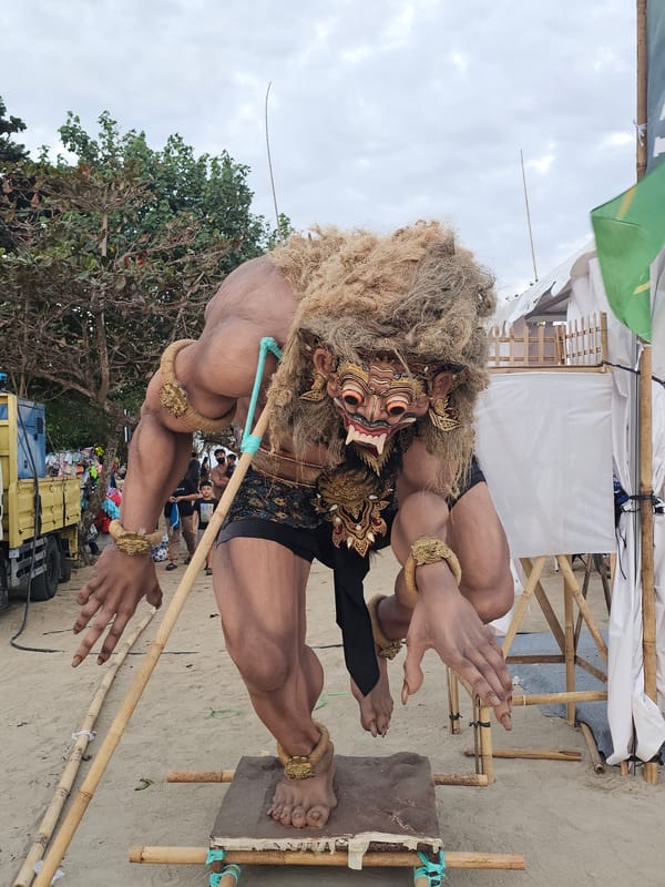 Rare Angon Festival brings live music, kites, and Balinese folklore to Denpasar beach