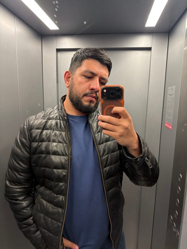 Man Takes Elevator Selfie in Krasnoyarsk