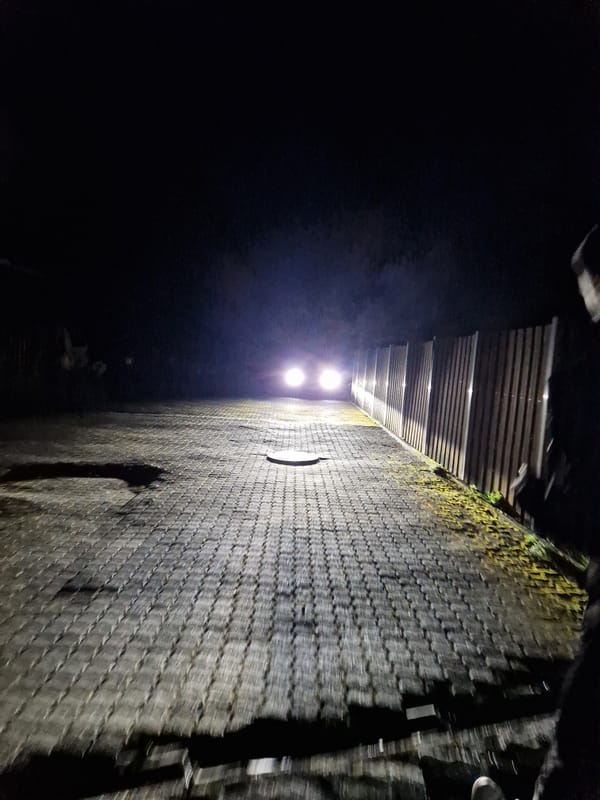 Early morning coffee and weathered walkway documented in Leidersbach